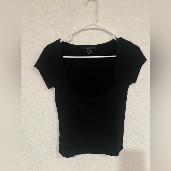 Black crop top - Picture 1 of 2